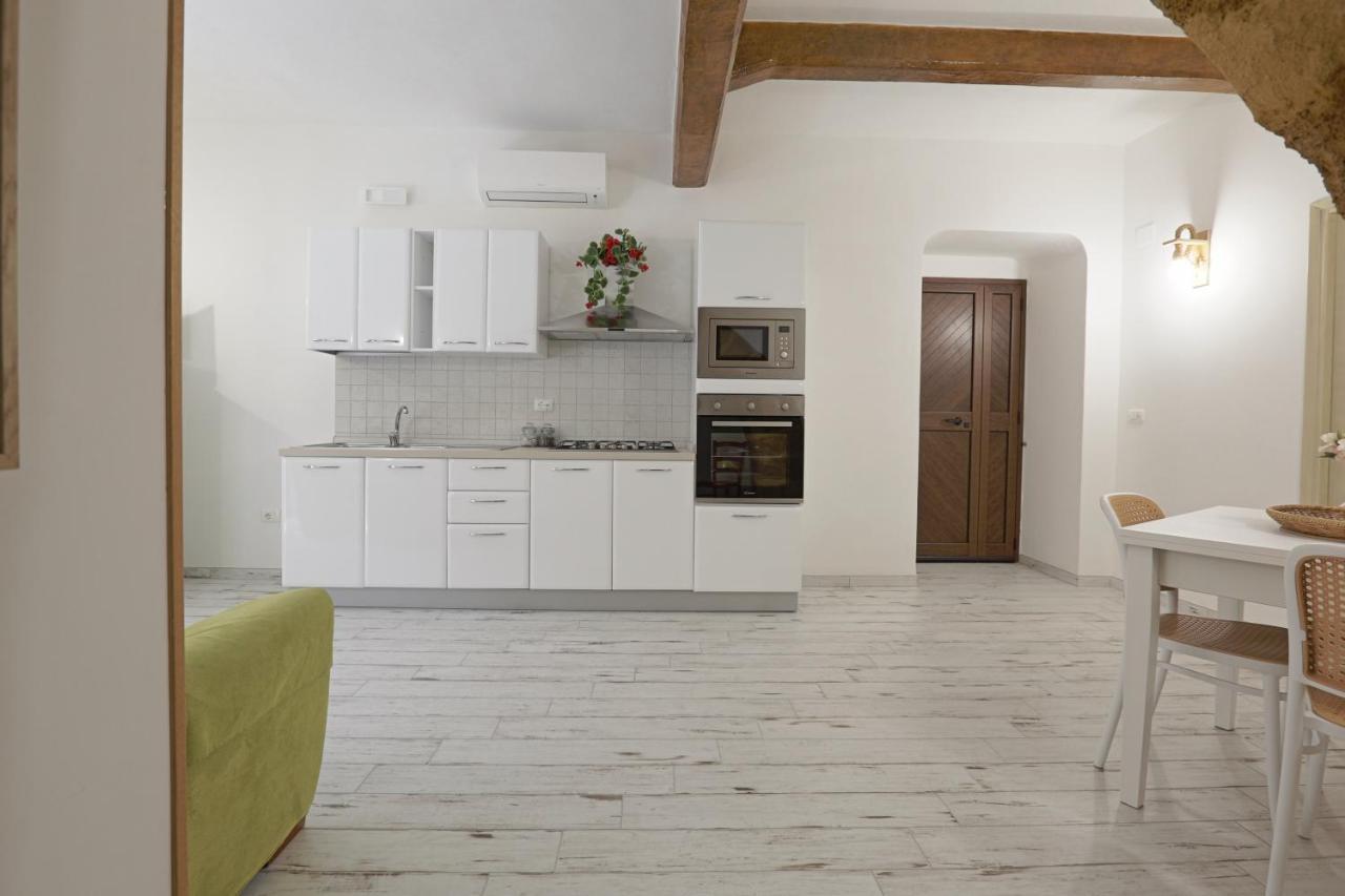 La Sedia Rossa Historical Centre Apartment Agrigento Bagian luar foto
