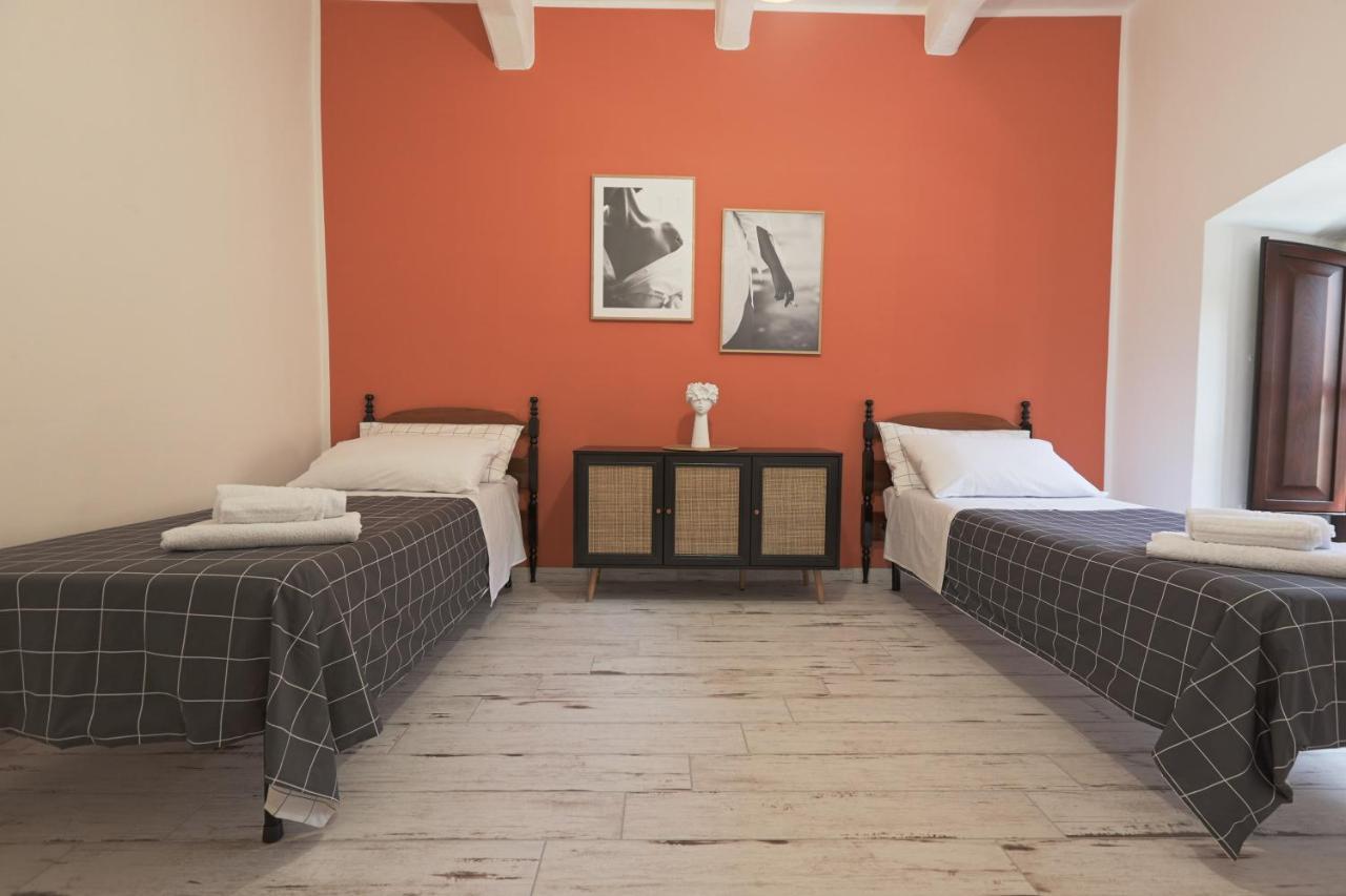 La Sedia Rossa Historical Centre Apartment Agrigento Bagian luar foto