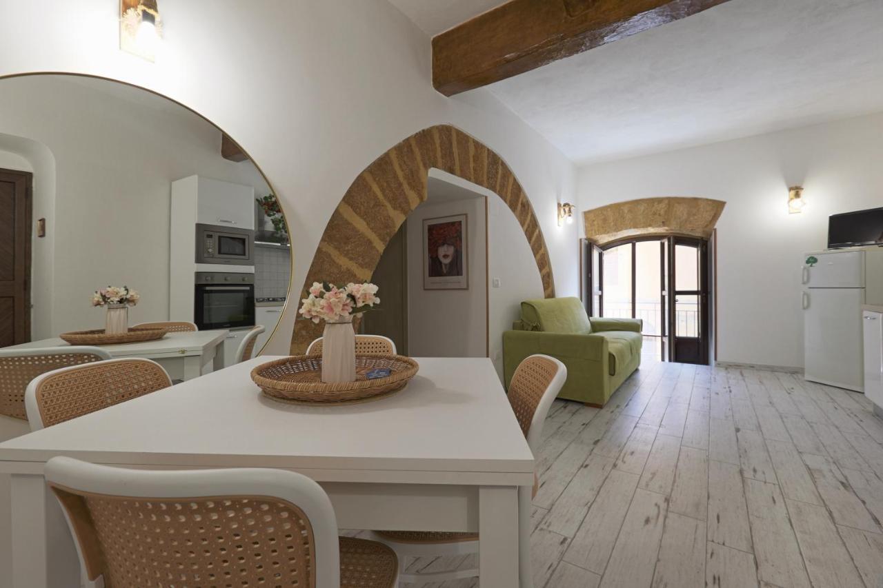 La Sedia Rossa Historical Centre Apartment Agrigento Bagian luar foto