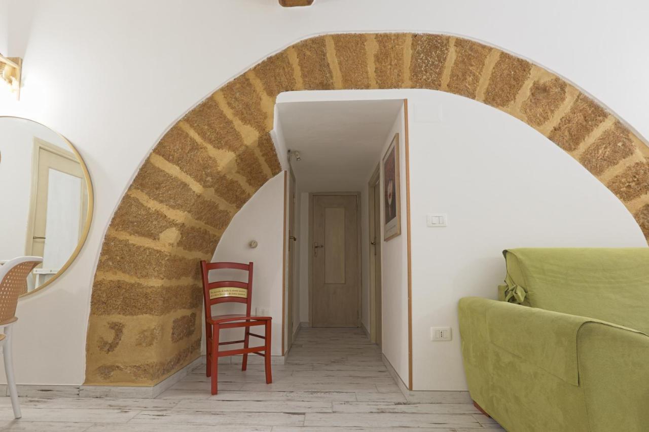 La Sedia Rossa Historical Centre Apartment Agrigento Bagian luar foto